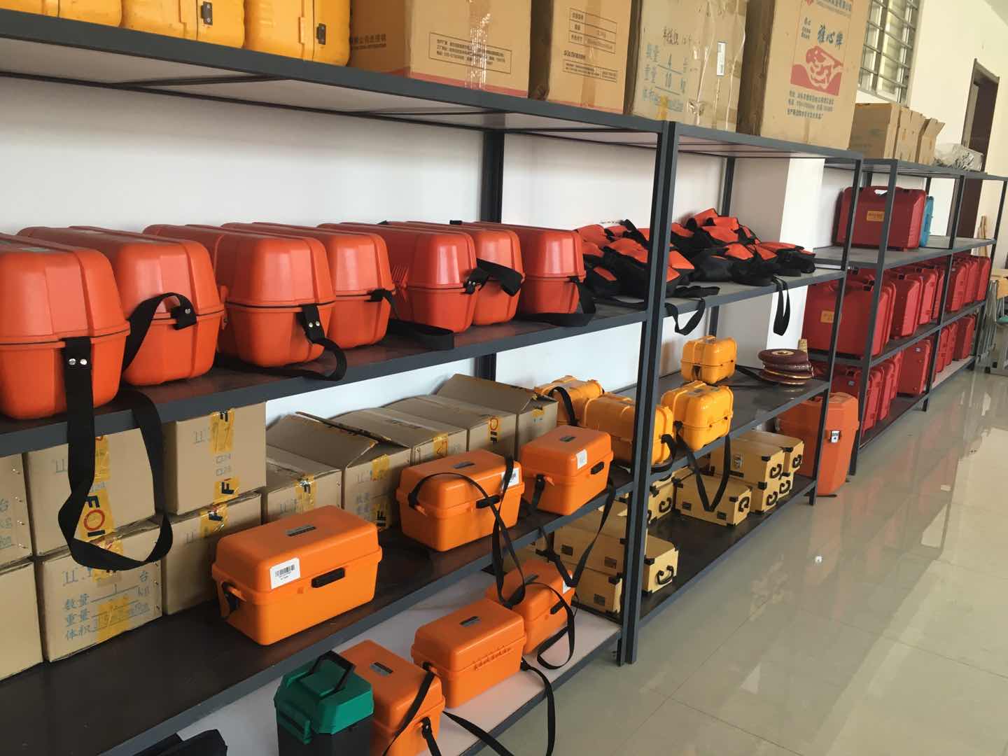 1592540868571419.jpg 1測量實(shí)訓(xùn)室2.jpg