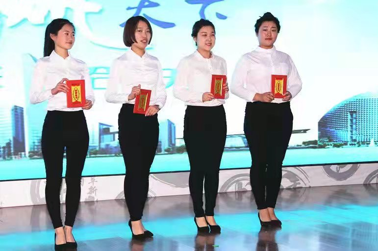 1643167071110157.png 大數(shù)據(jù)與軟件專業(yè)人才培養(yǎng).png