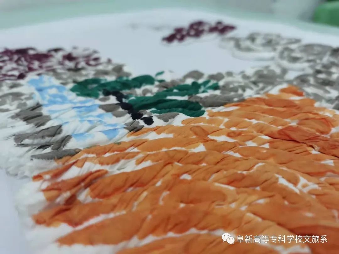 1642873316100737.jpg 21級(jí)廣告設(shè)計(jì)專(zhuān)業(yè)平面構(gòu)成作品展示 (2).jpg