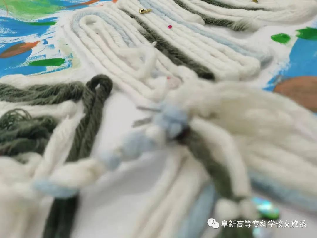 1642873364117403.jpg 21級(jí)廣告設(shè)計(jì)專(zhuān)業(yè)平面構(gòu)成作品展示 (28).jpg