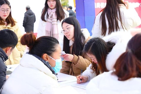 精準(zhǔn)定位，積極行動&mdash;大專畢業(yè)生如何高效找工作